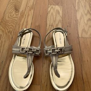 Bandolino gold thong sandals size 8.5. Light wear
